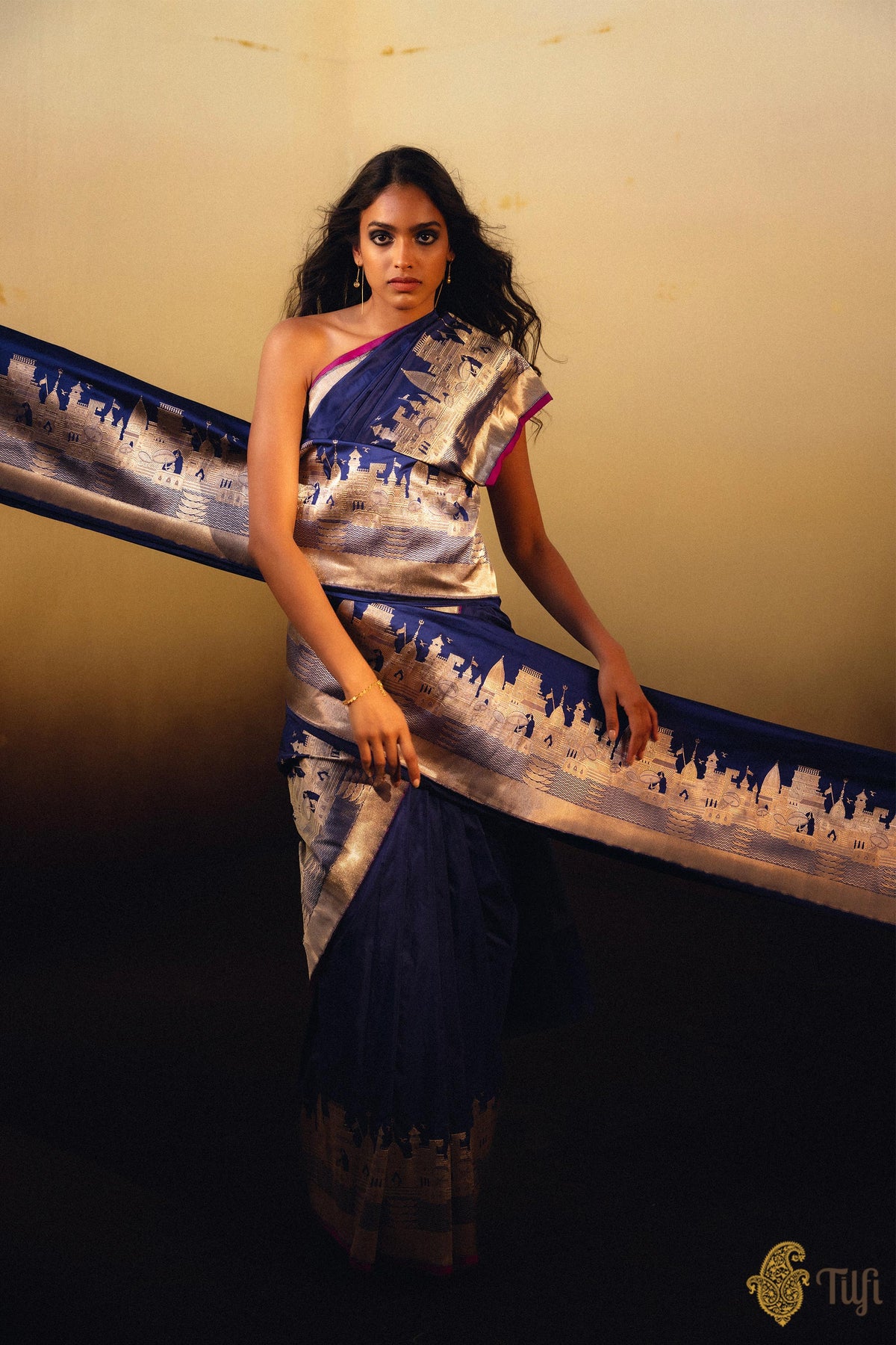 &#39;Kashi&#39; Navy Blue Pure Katan Silk Banarasi Handloom Saree