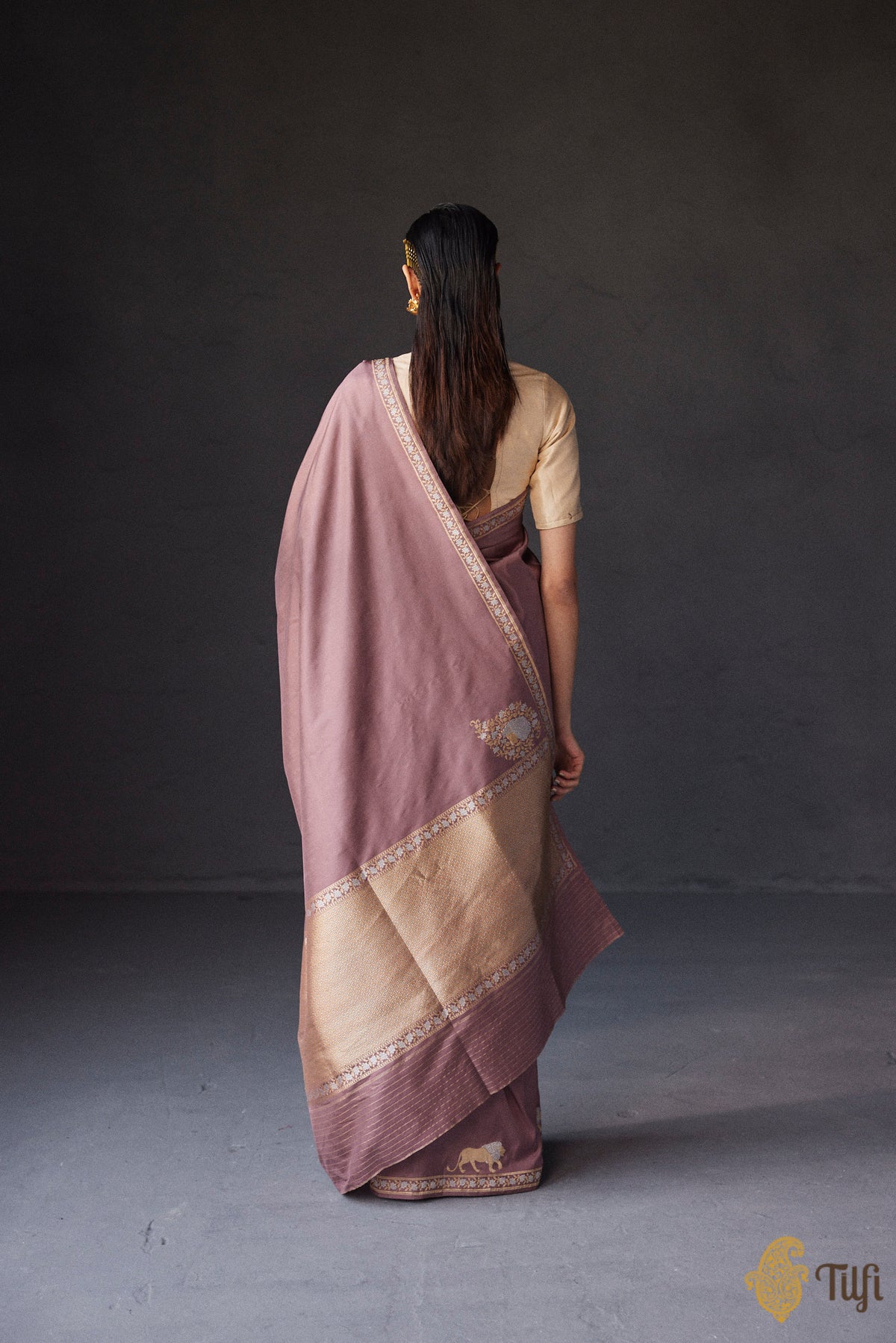 &#39;Pride of Lions&#39; Nude Pink Pure Katan Silk Banarasi Shikargah Handloom Saree