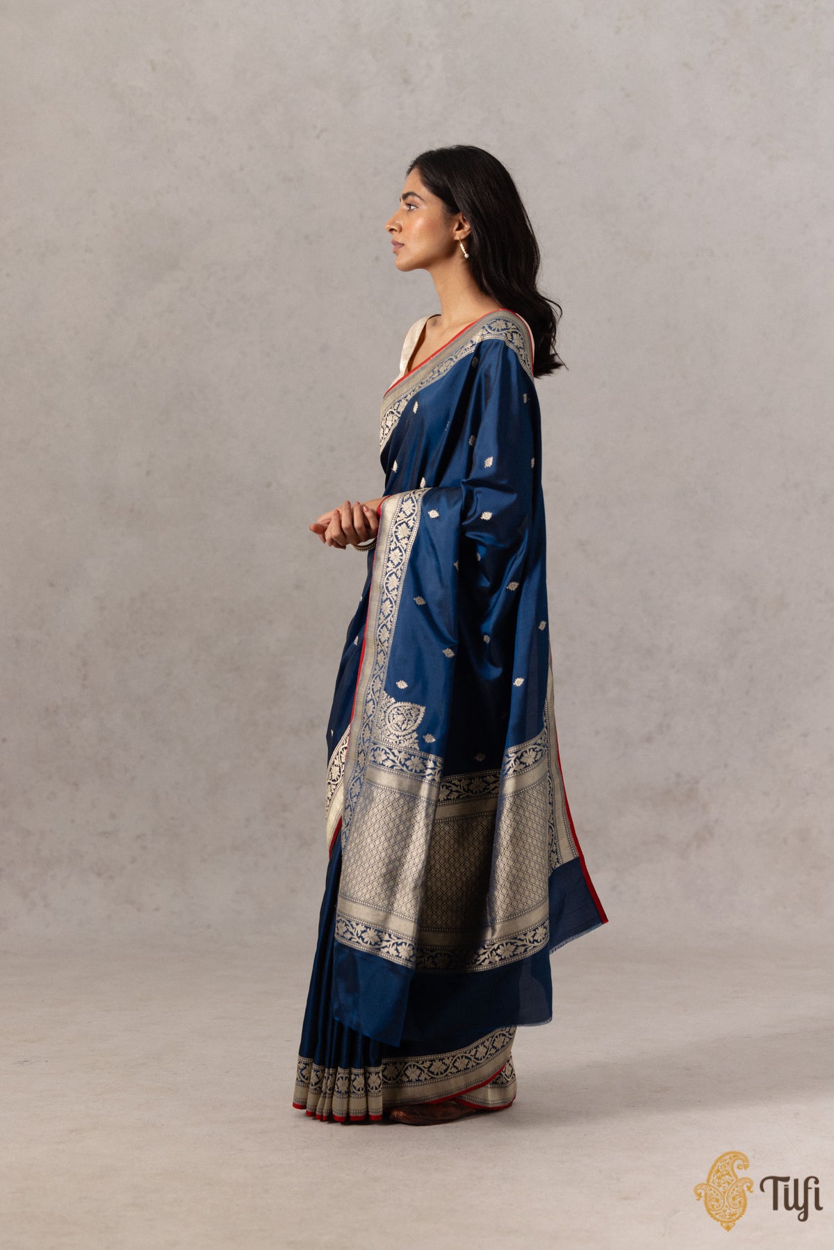 &#39;Tarini&#39; Navy Blue Pure Katan Silk Ektara Banarasi Handloom Saree