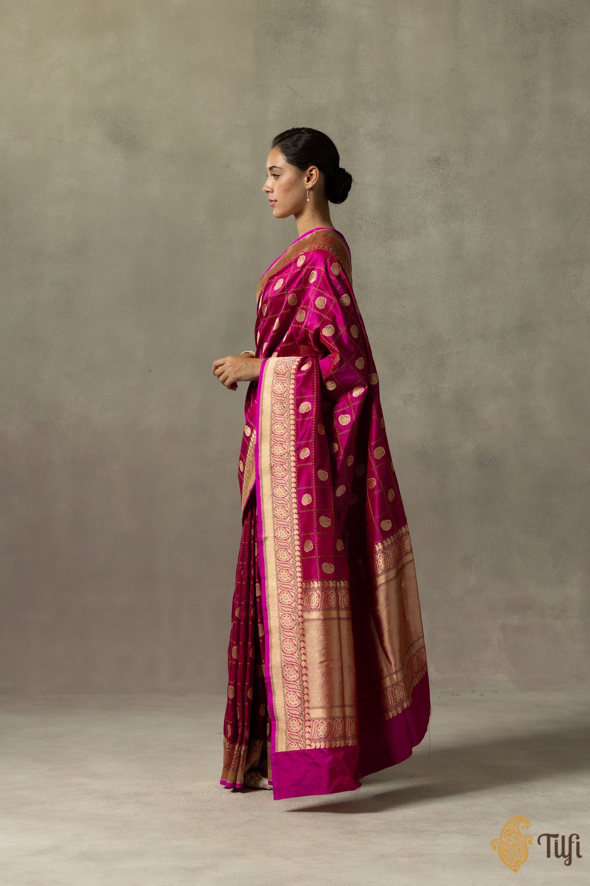 &#39;Ragini&#39; Rust- Magenta Pure Katan Silk Banarasi Handloom Saree