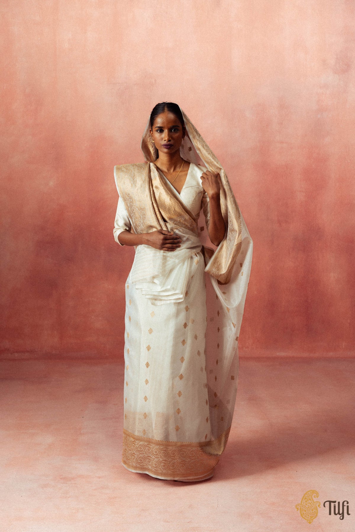 &#39;Kartika&#39; White Pure Kora Silk Handloom Banarasi Kadwa Saree