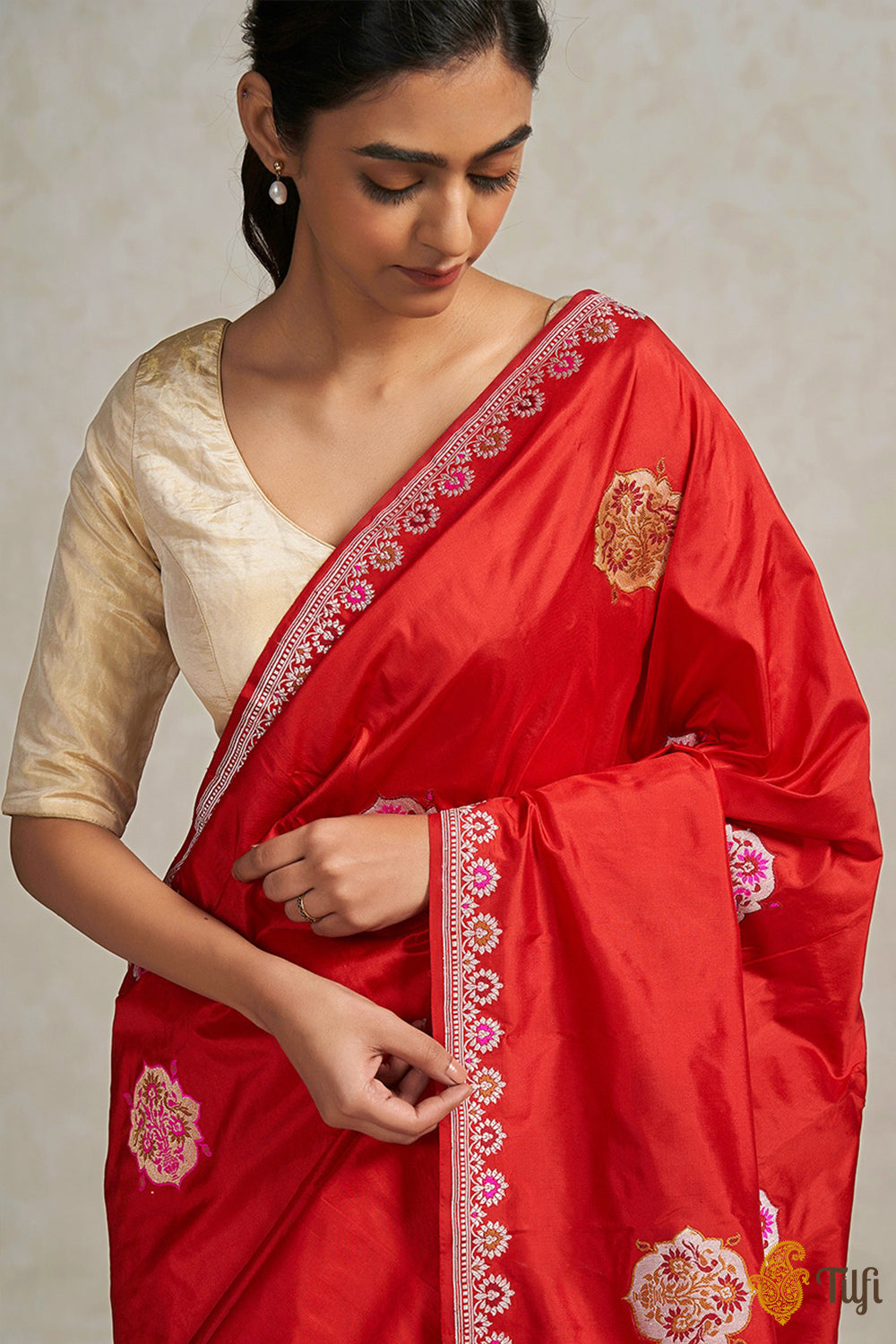 &#39;Kasturi&#39; Red Pure Katan Silk Banarasi Handloom Saree