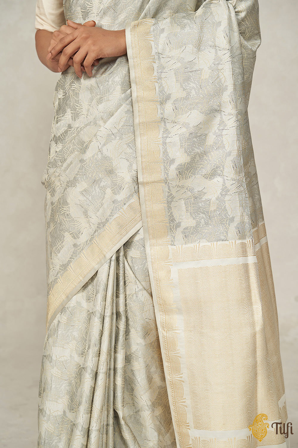 &#39;Sunayana&#39; White-Grey Pure Soft Satin Silk Banarasi Handloom Saree