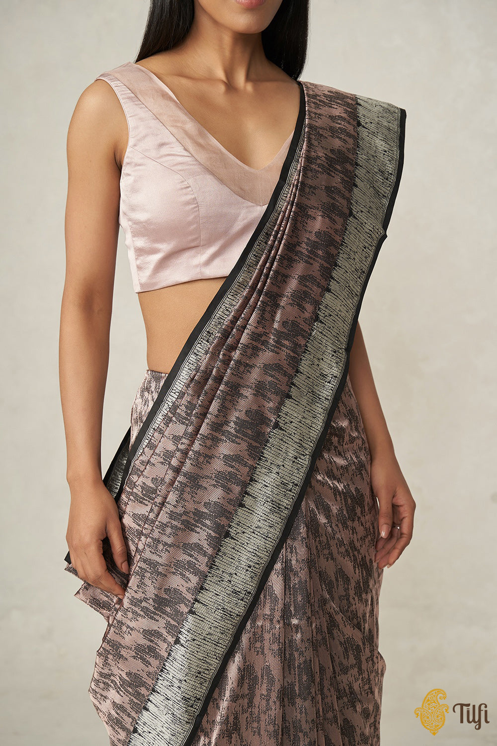&#39;Kumudini&#39; Light Copper Brown-Black Pure Katan Silk Banarasi Handloom Saree