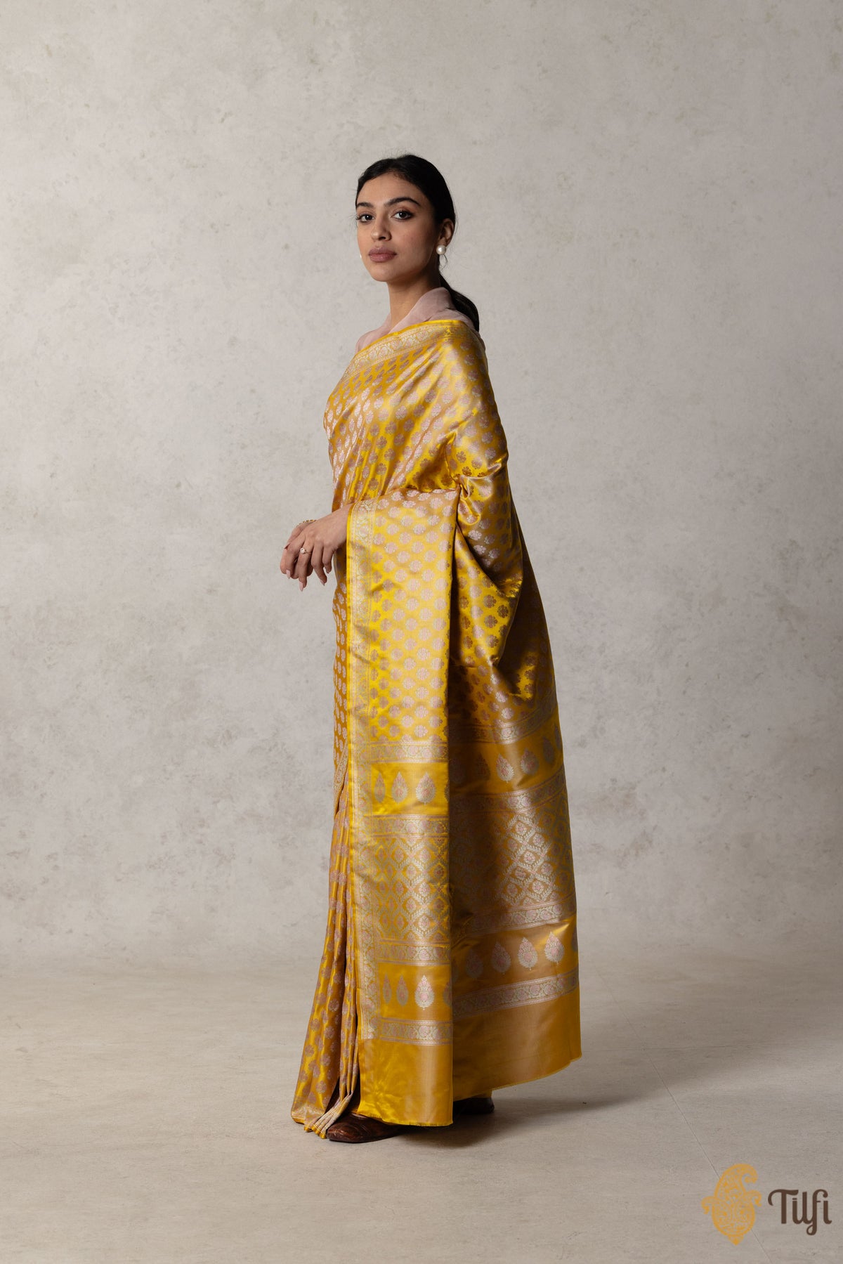 Yellow Pure Satin Silk Banarasi Tanchoi Handloom Saree