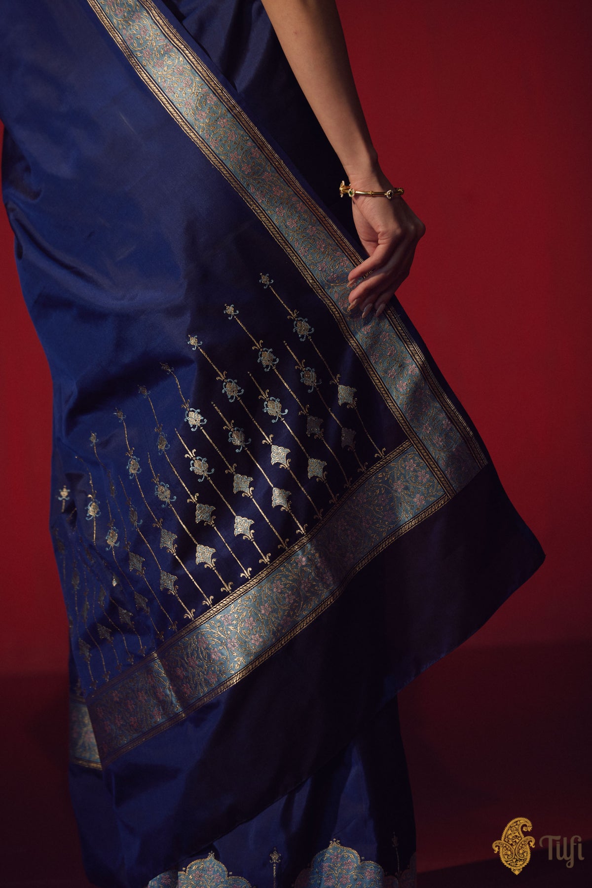 Pre-Order: &#39;Usha&#39; Navy Blue-Black Pure Katan Silk Banarasi Handloom Saree