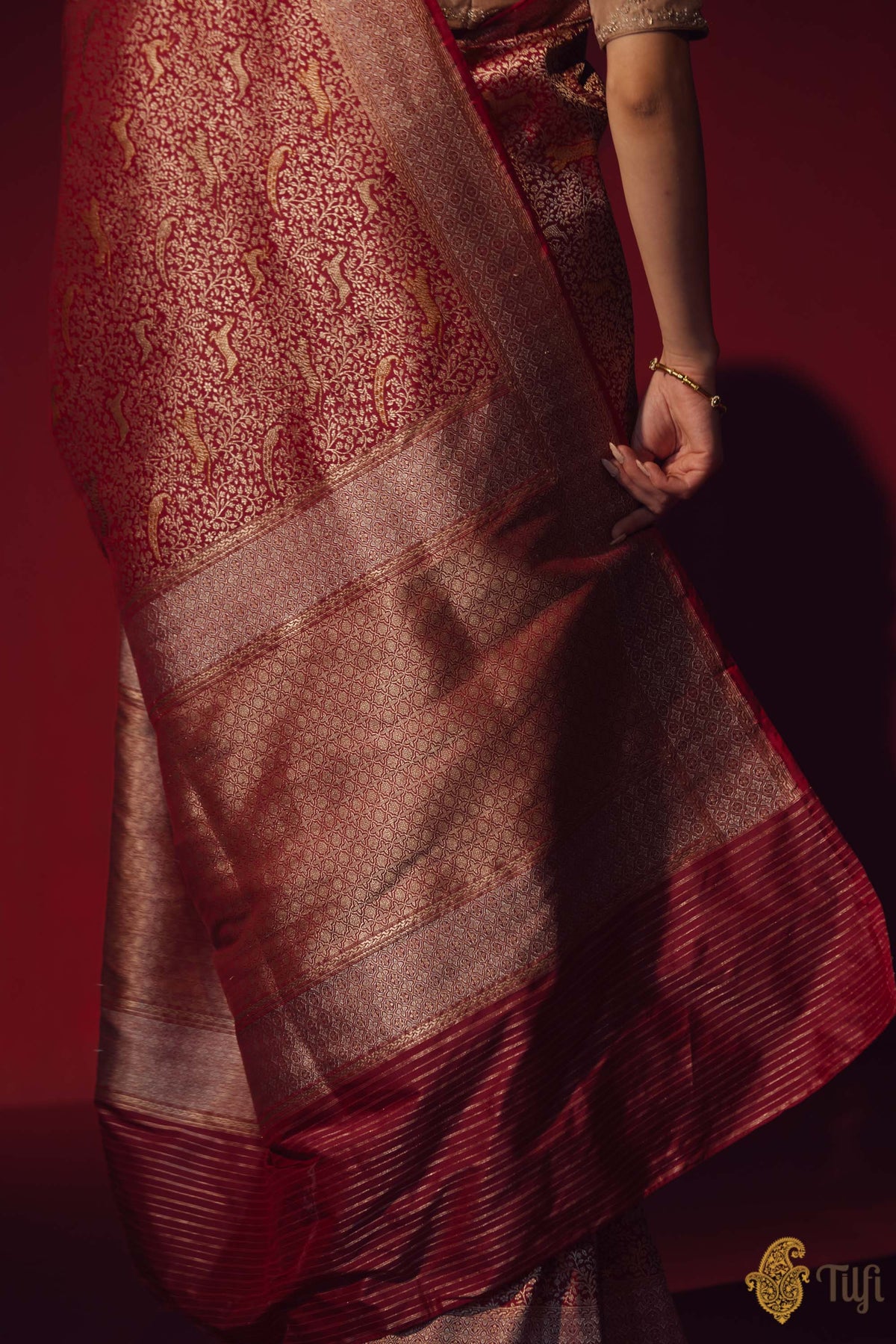 &#39;Asha&#39; Rust Red Pure Katan Silk Banarasi Handloom Saree