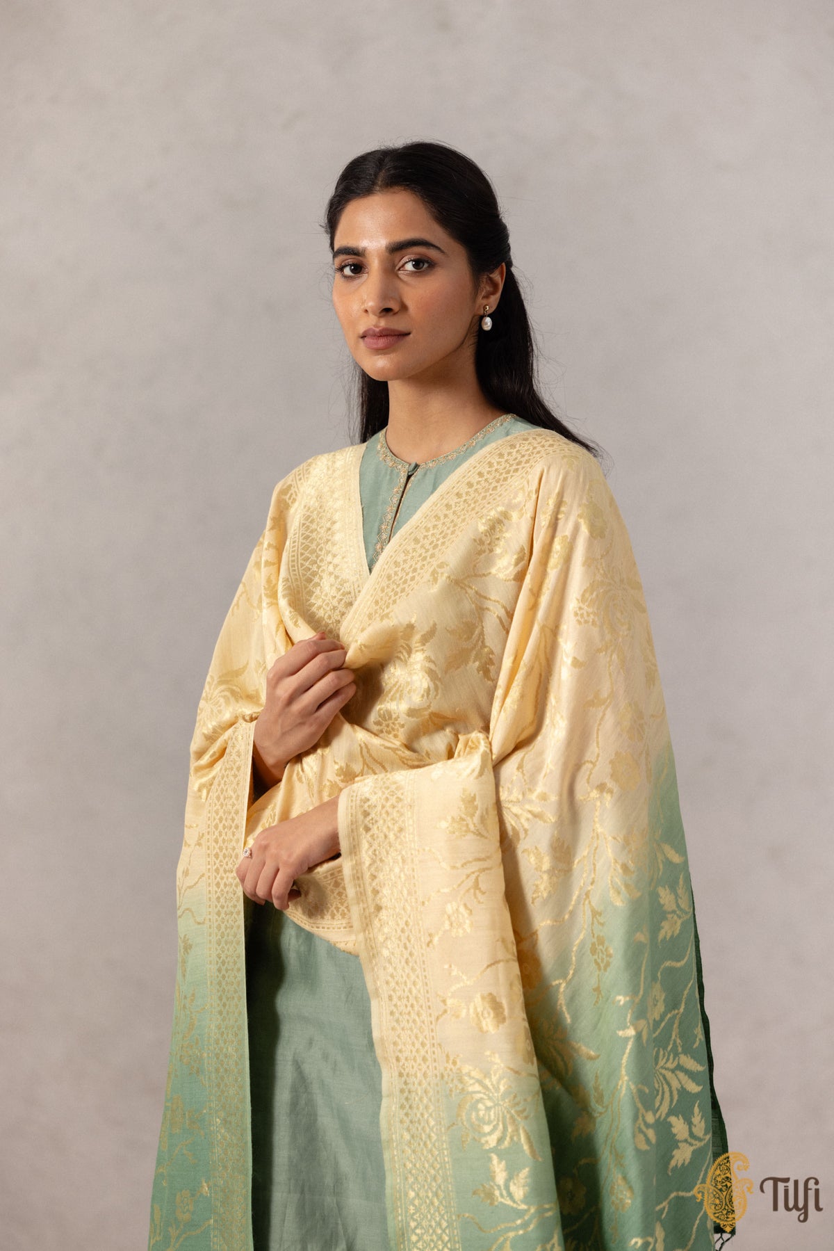 Pre-Order: Off-White-Green Pure Monga Silk Banarasi Handloom Dupatta