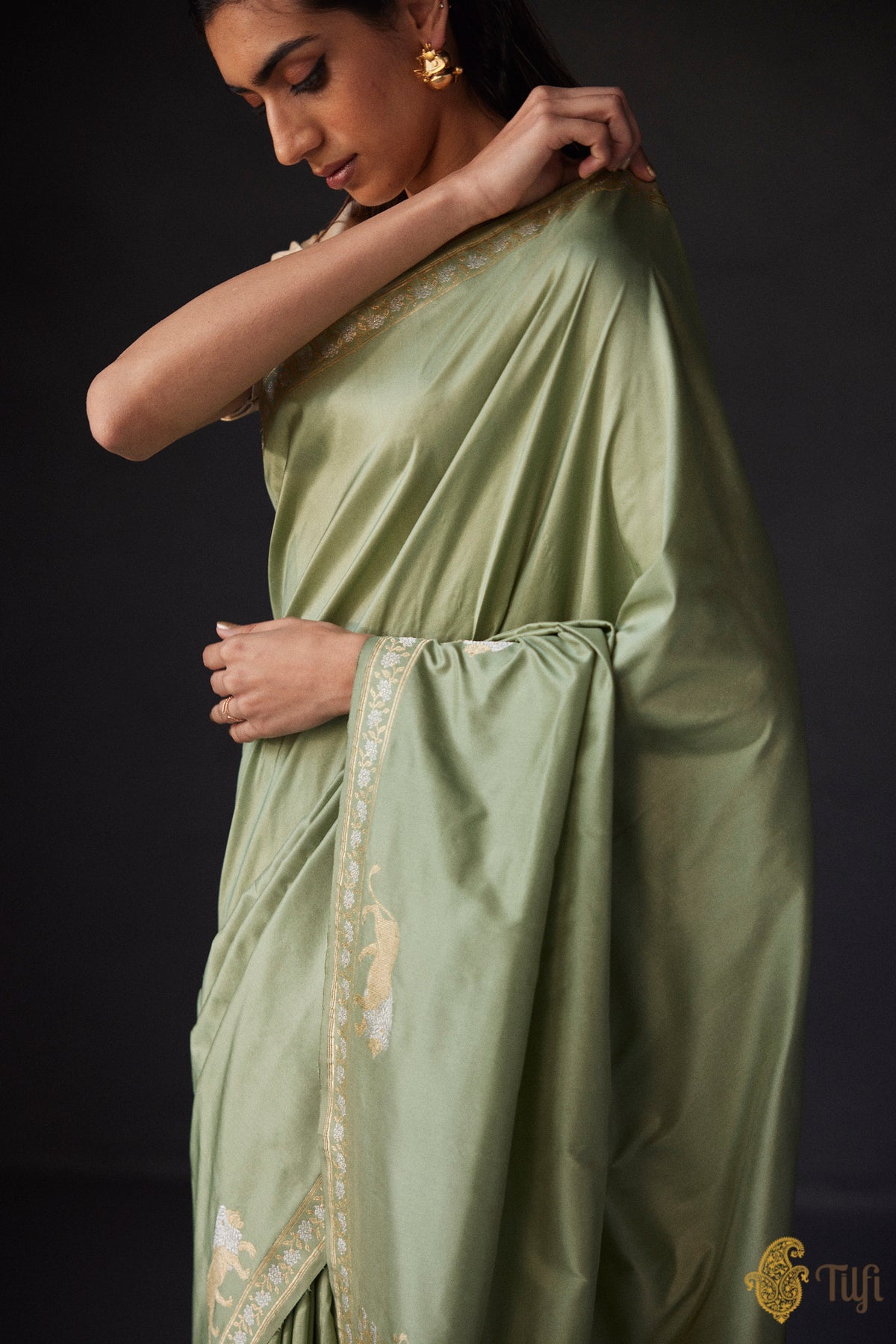 &#39;Pride of Lions&#39; Green Pure Katan Silk Banarasi Shikargah Handloom Saree