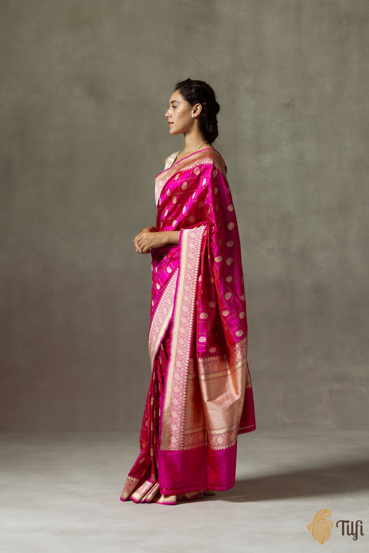 Pre-Order: &#39;Ragini&#39; Red-Rani Pink Pure Katan Silk Banarasi Handloom Saree