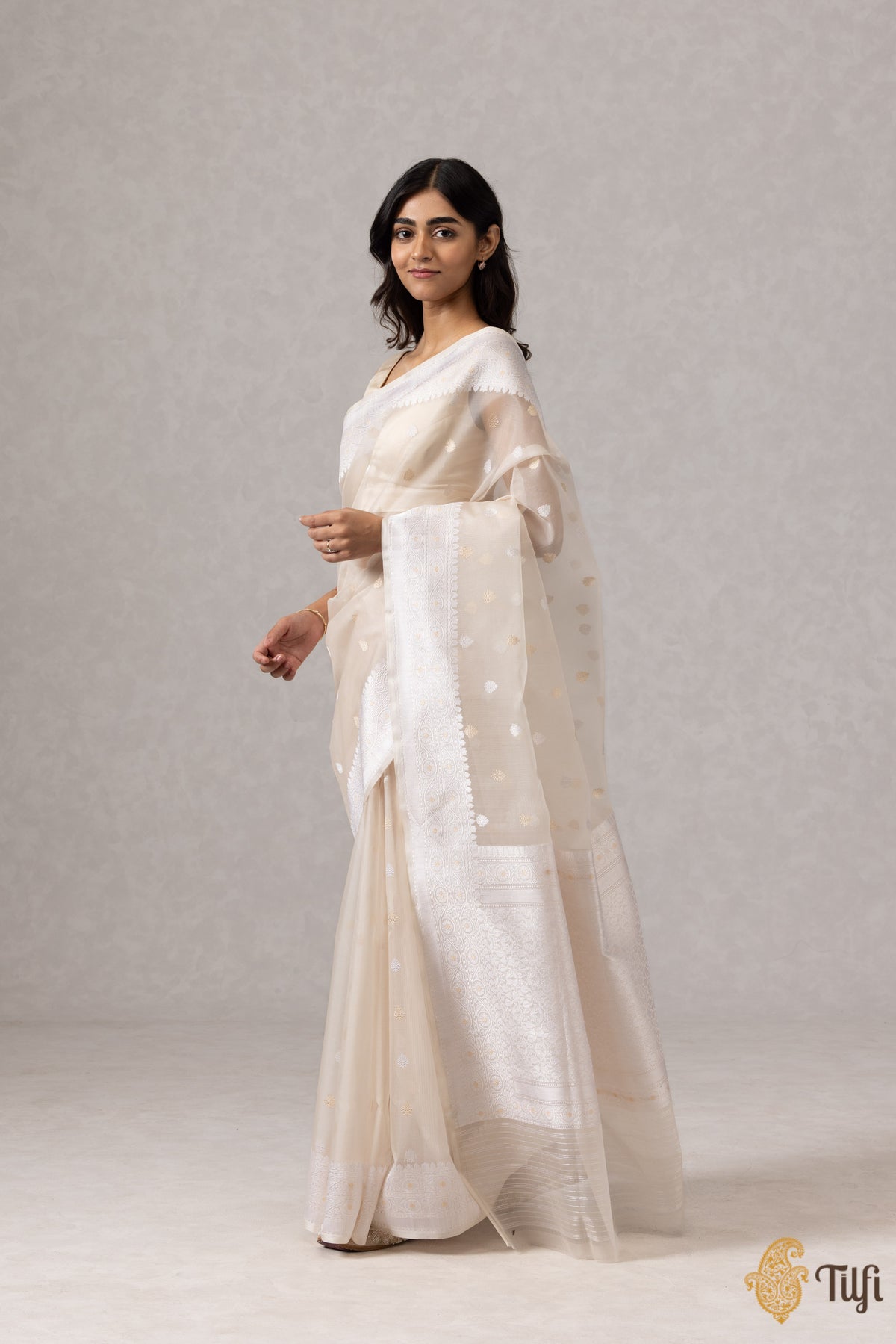 Off-White Pure Kora Silk Handloom Banarasi Kadwa Saree