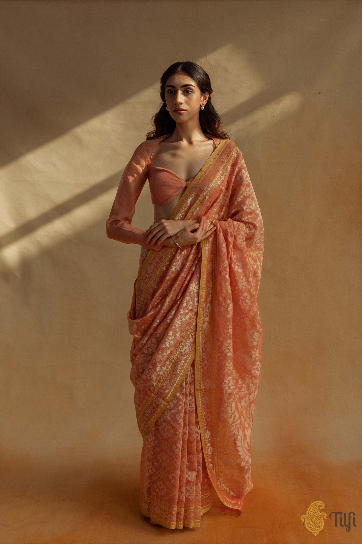 &#39;Kairavi&#39; Light Coral Peach Pure Cotton Tissue Real Zari Jamdani Banarasi Handloom Saree