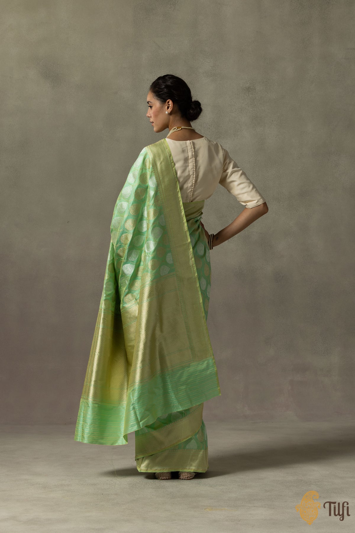 &#39;Vedika&#39; Yellow-Green Pure Katan Silk Banarasi Handloom Saree