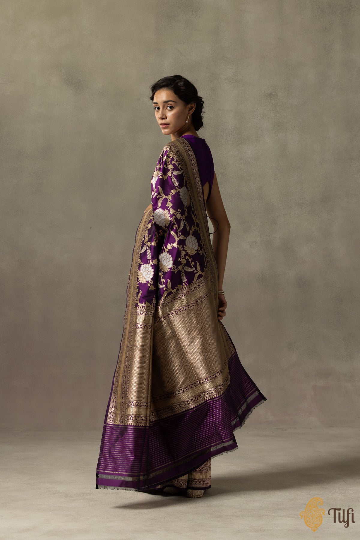 &#39;Suvarna&#39; Black-Purple Pure Katan Silk Banarasi Handloom Saree