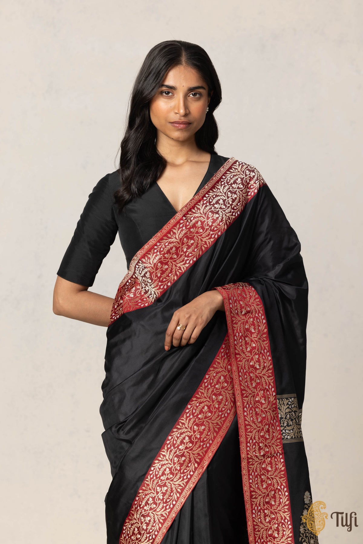 &#39;Vilakshana&#39; Black-Maroon Pure Katan Silk Banarasi Handloom Saree