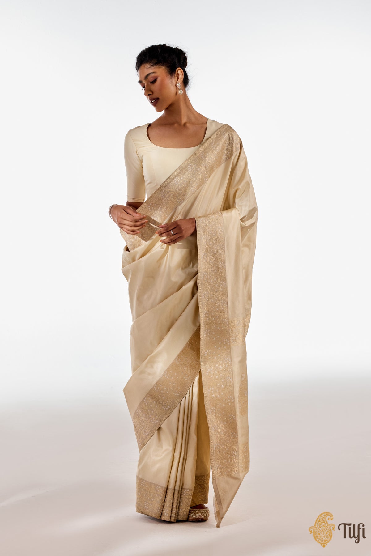&#39;Vilakshana&#39; Off-White-Beige Pure Katan Silk Banarasi Handloom Saree
