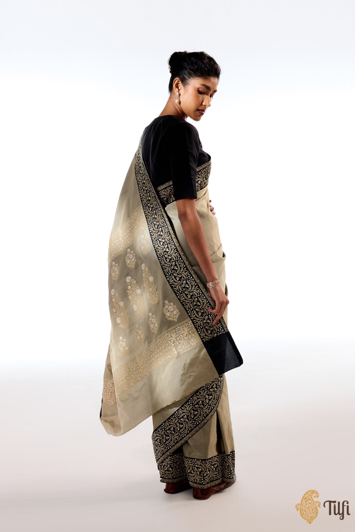&#39;Vilakshana&#39; Beige-Black Pure Katan Silk Banarasi Handloom Saree