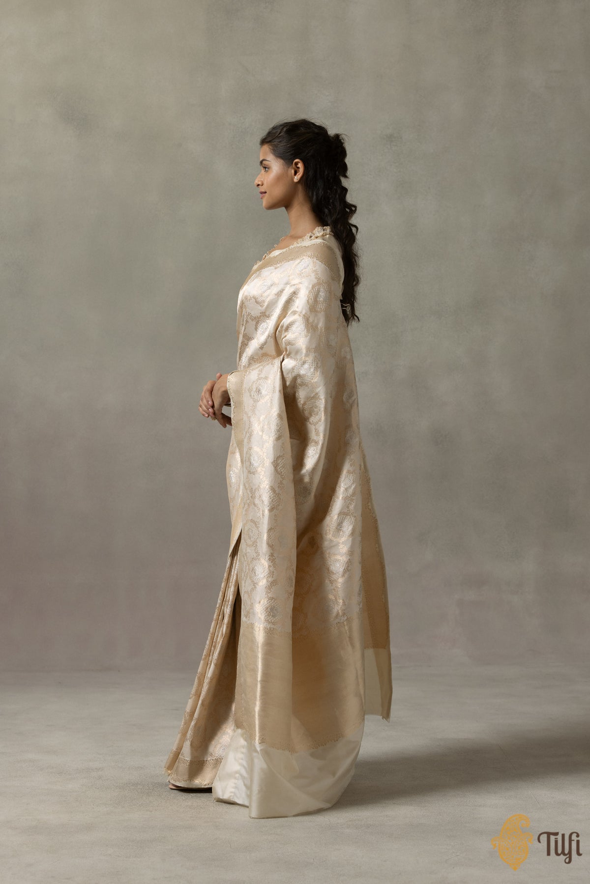 &#39;Jeanne&#39; Off-White Pure Katan Silk Banarasi Handloom Saree