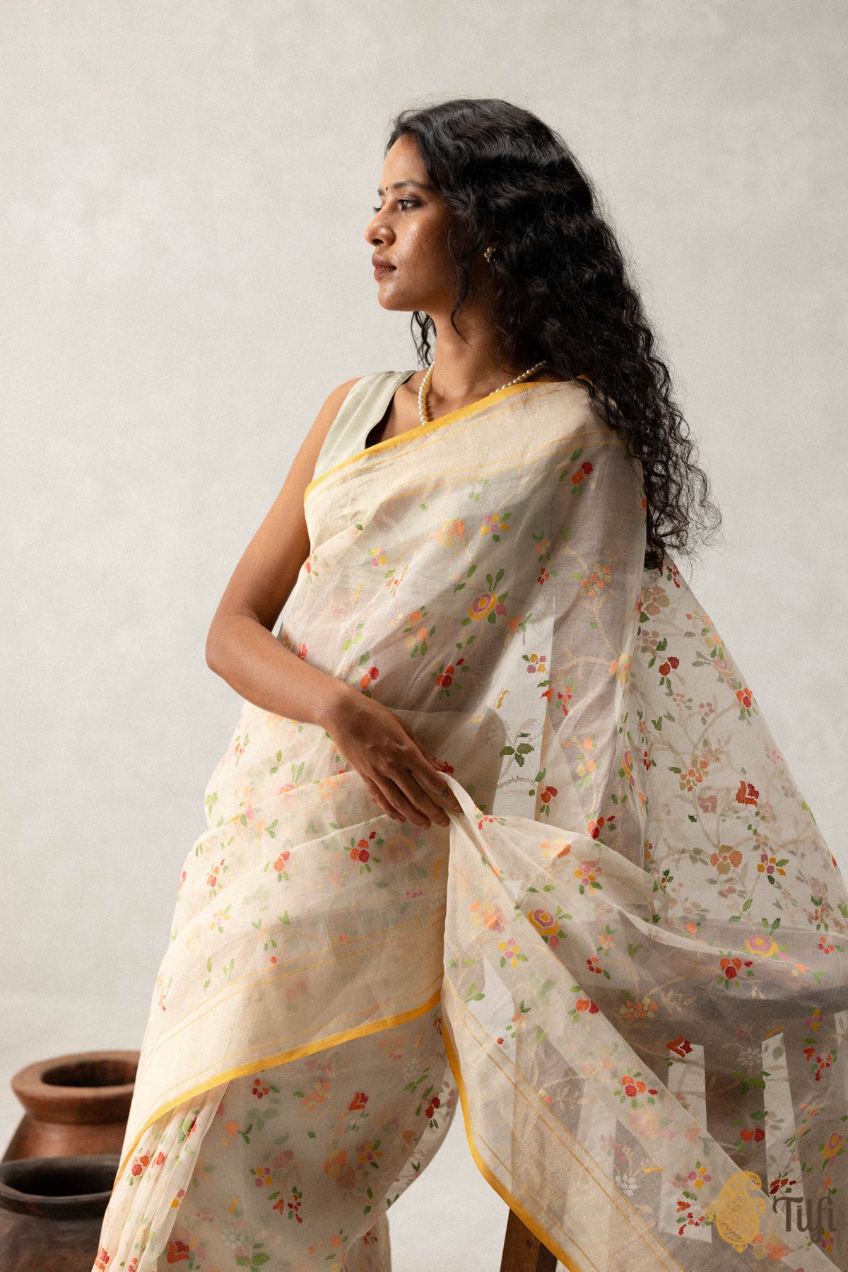 &#39;Jayati&#39; Off-White Pure Cotton Jamdani Real Zari Banarasi Handloom Saree