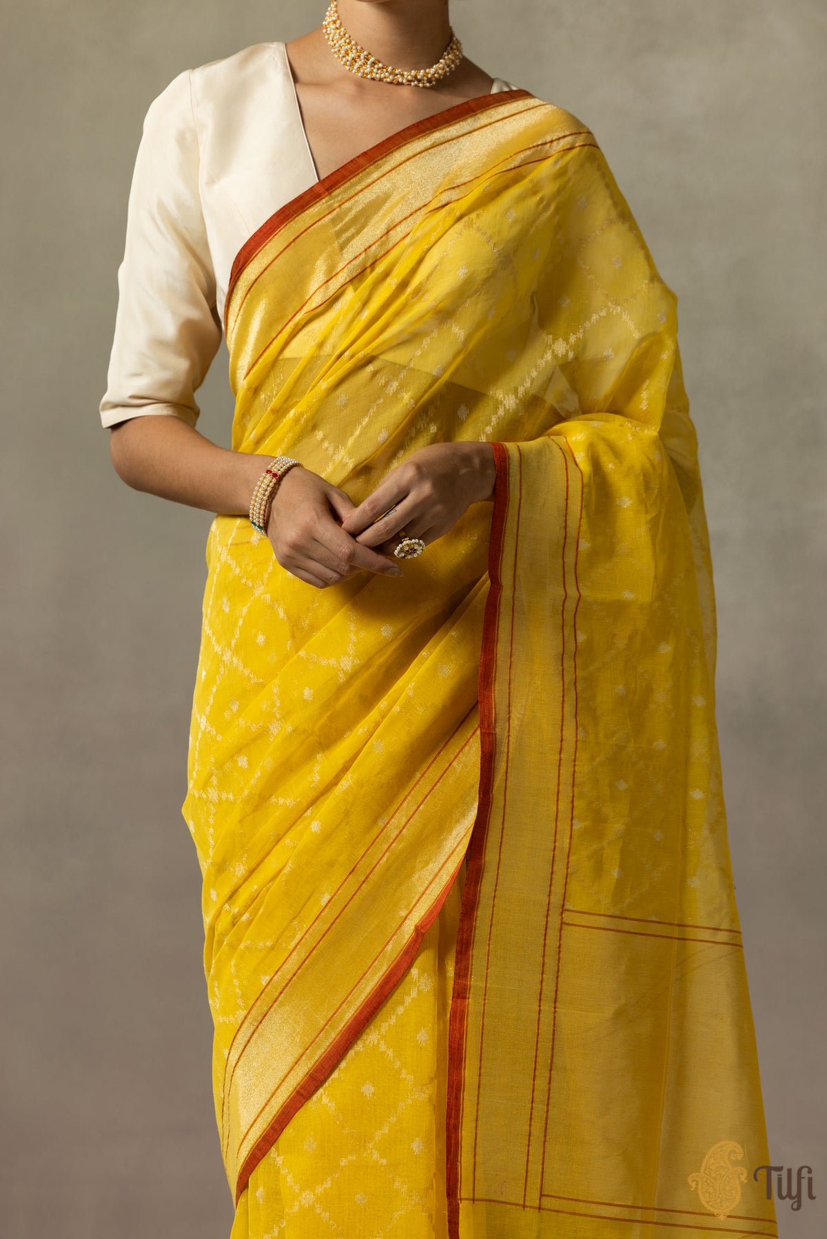 &#39;Meera&#39; Yellow Pure Cotton Jamdani Real Zari Banarasi Handloom Saree