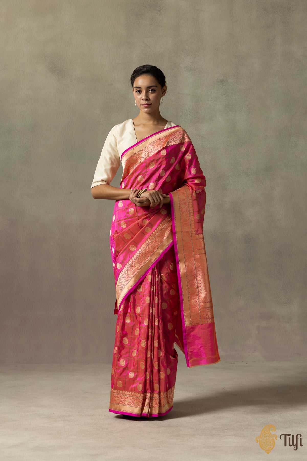 &#39;Ragini&#39; Light Orange-Gulaabi Pink Pure Katan Silk Banarasi Handloom Saree
