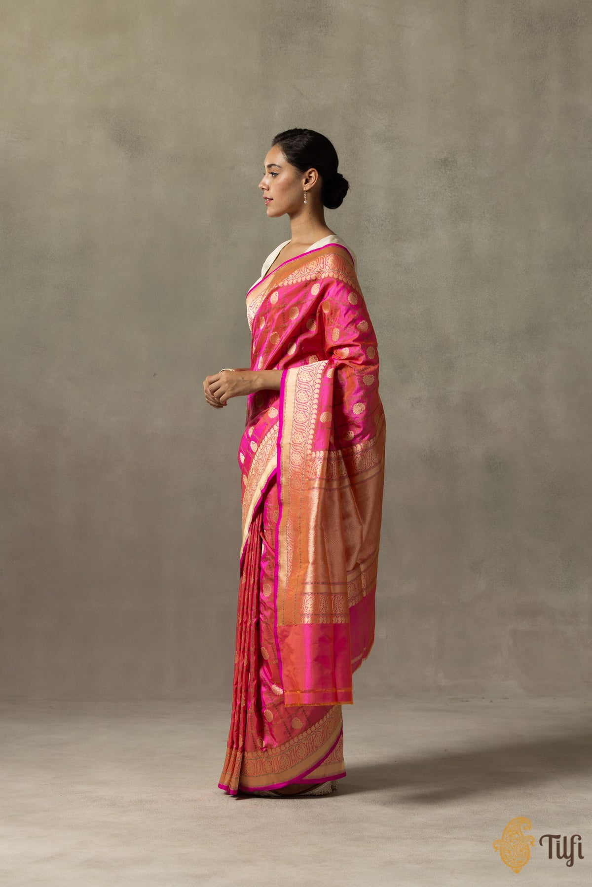 &#39;Ragini&#39; Light Orange-Gulaabi Pink Pure Katan Silk Banarasi Handloom Saree