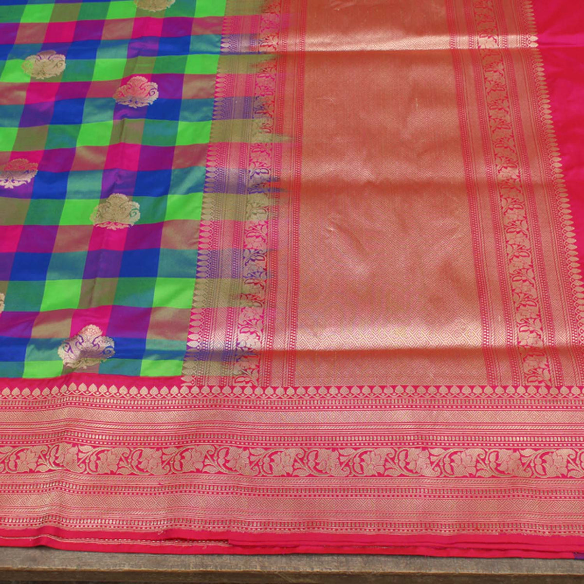 Checkered Pure Katan Silk Handloom Banarasi Saree - Tilfi - 3