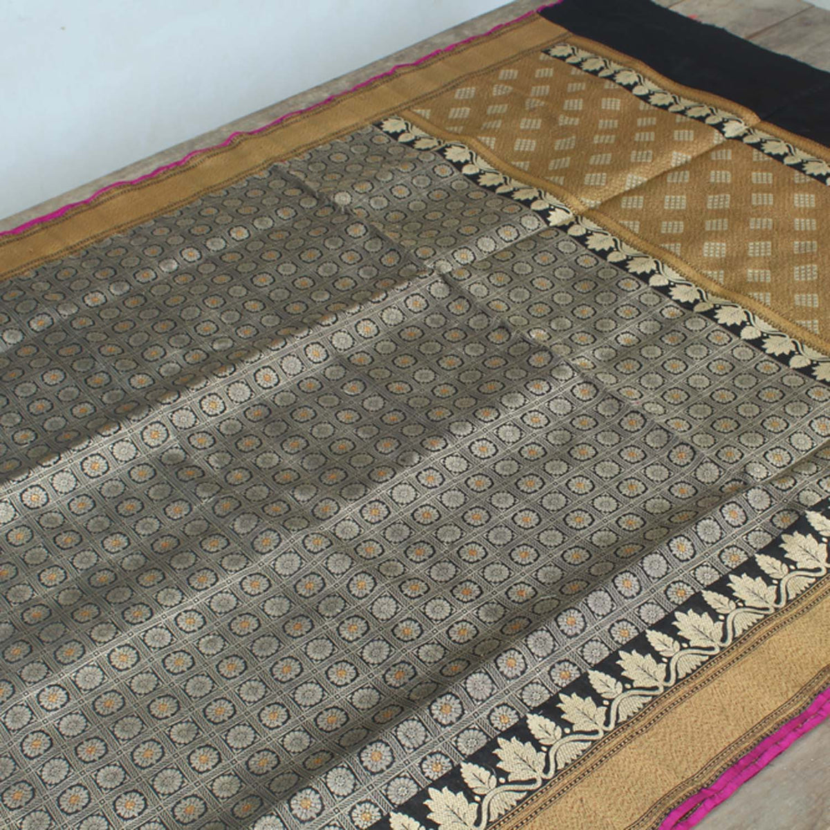 Black Pure Silk Georgette Handloom Banarasi Saree - Tilfi - 2