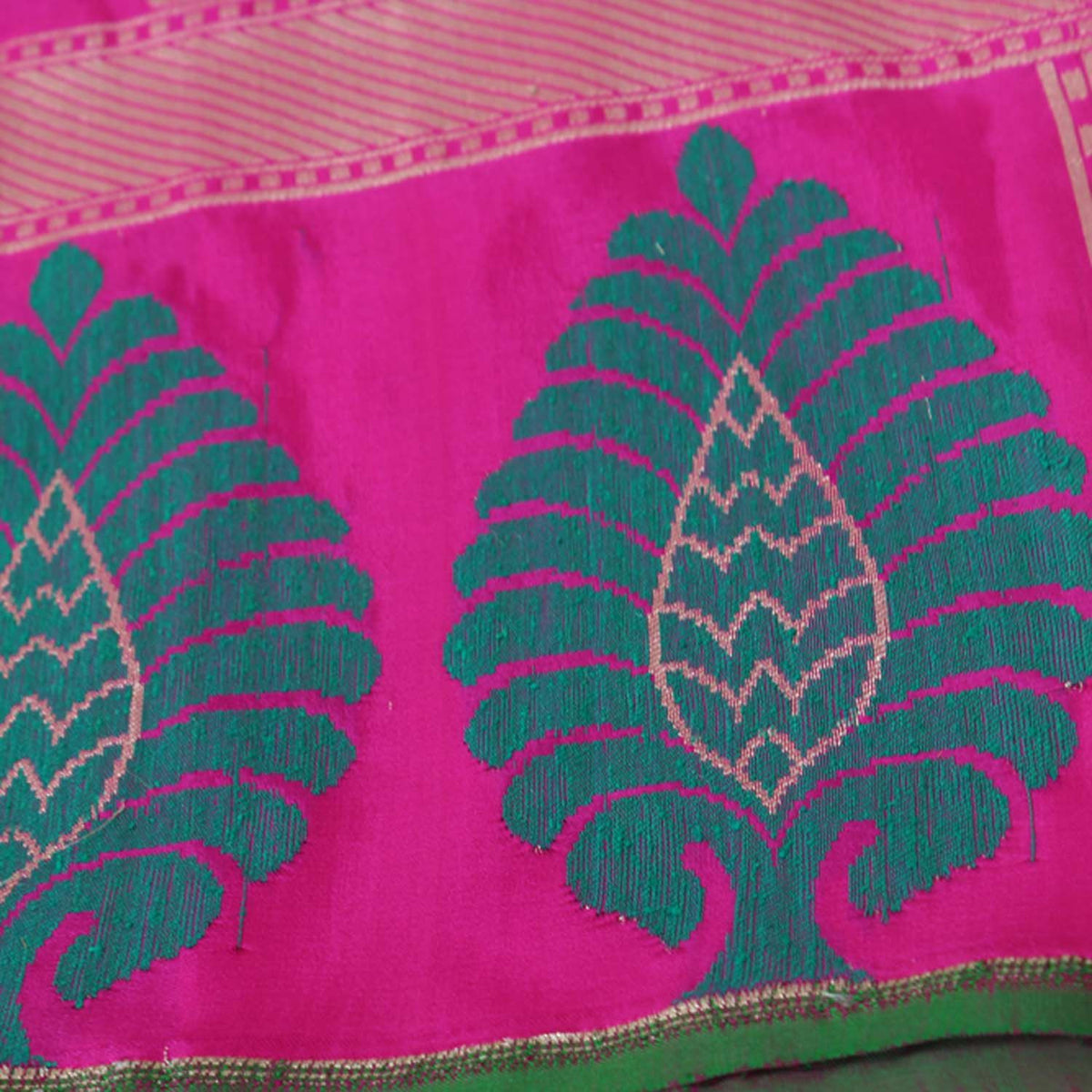Indian Pink Pure Silk Georgette Banarasi Handloom Saree - Tilfi - 4