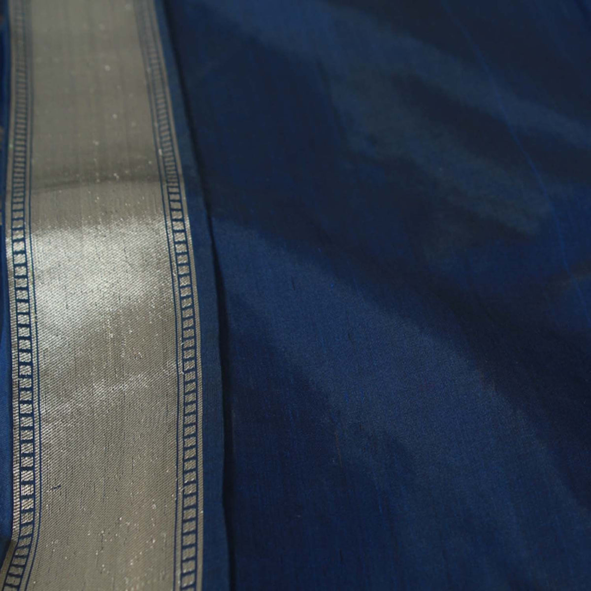 Black-Navy Blue Pure Silk Georgette Banarasi Handloom Saree - Tilfi