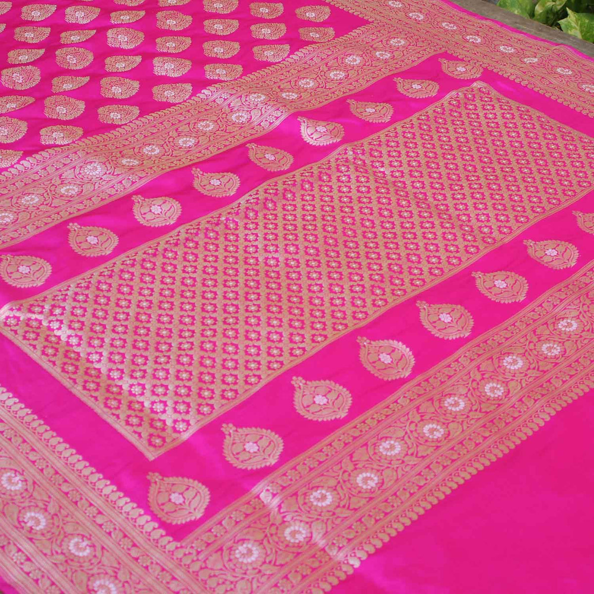 Indian Pink Pure Katan Silk Kadwa Banarasi Handloom Saree - Tilfi