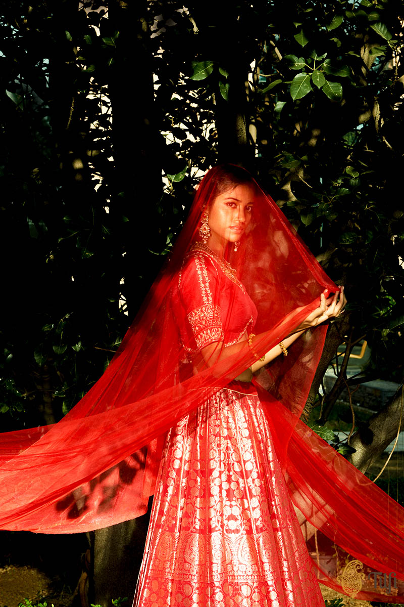 &#39;Firdaus&#39; Crimson Red Pure Katan Silk Banarasi Handloom Lehenga Set
