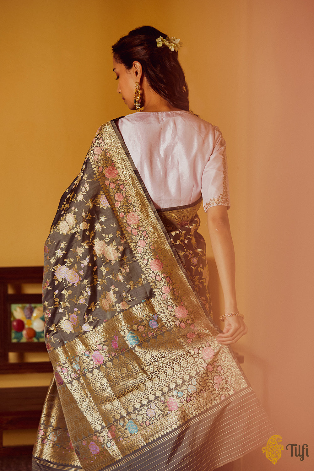 &#39;Roja&#39; Grey Pure Katan Silk Banarasi Handloom Saree