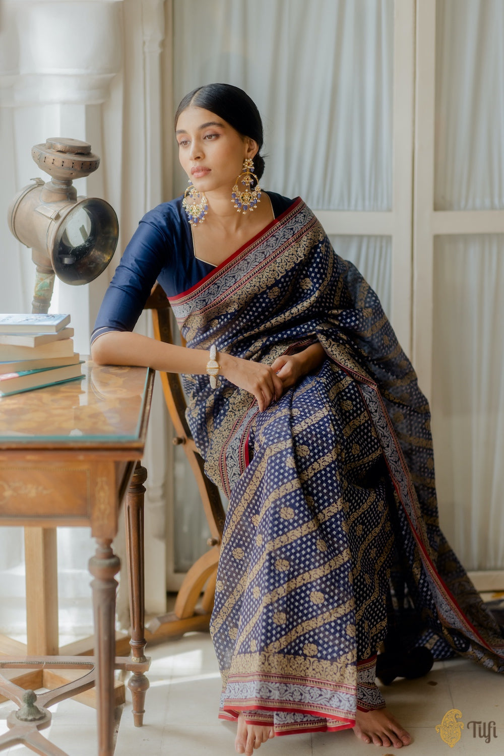 Buy Biswas Handloom Woven Royal Blue Clothing Jarry Weave Handloom Jamdani  Saree Online at Best Prices in India - JioMart.
