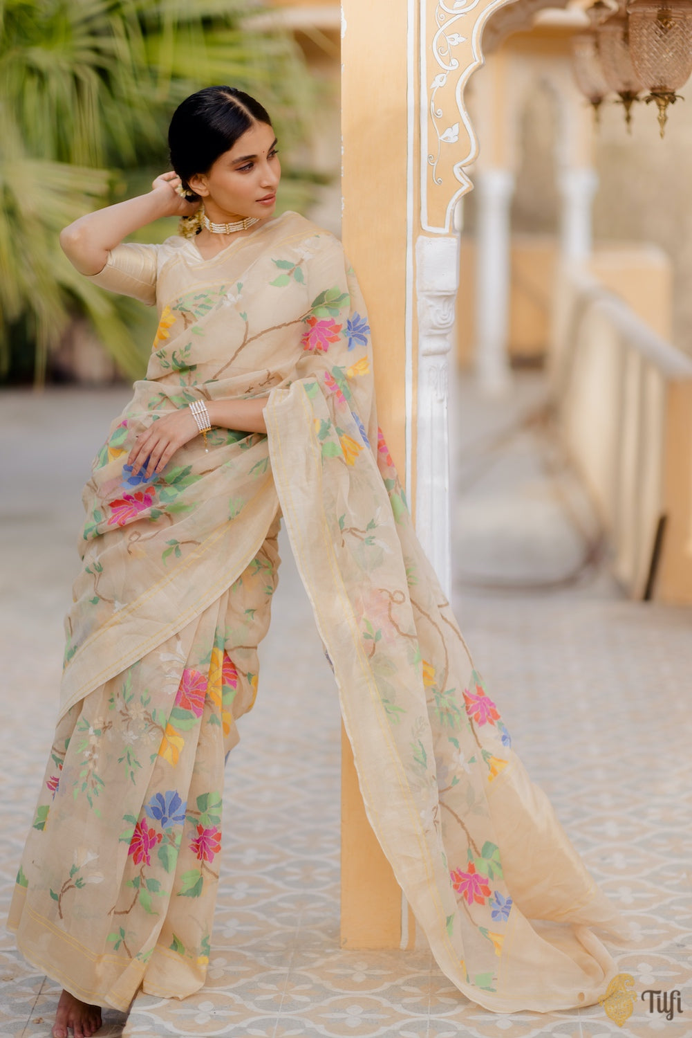 &#39;Saranya&#39; Beige Pure Cotton Jamdani Real Zari Banarasi Handloom Saree