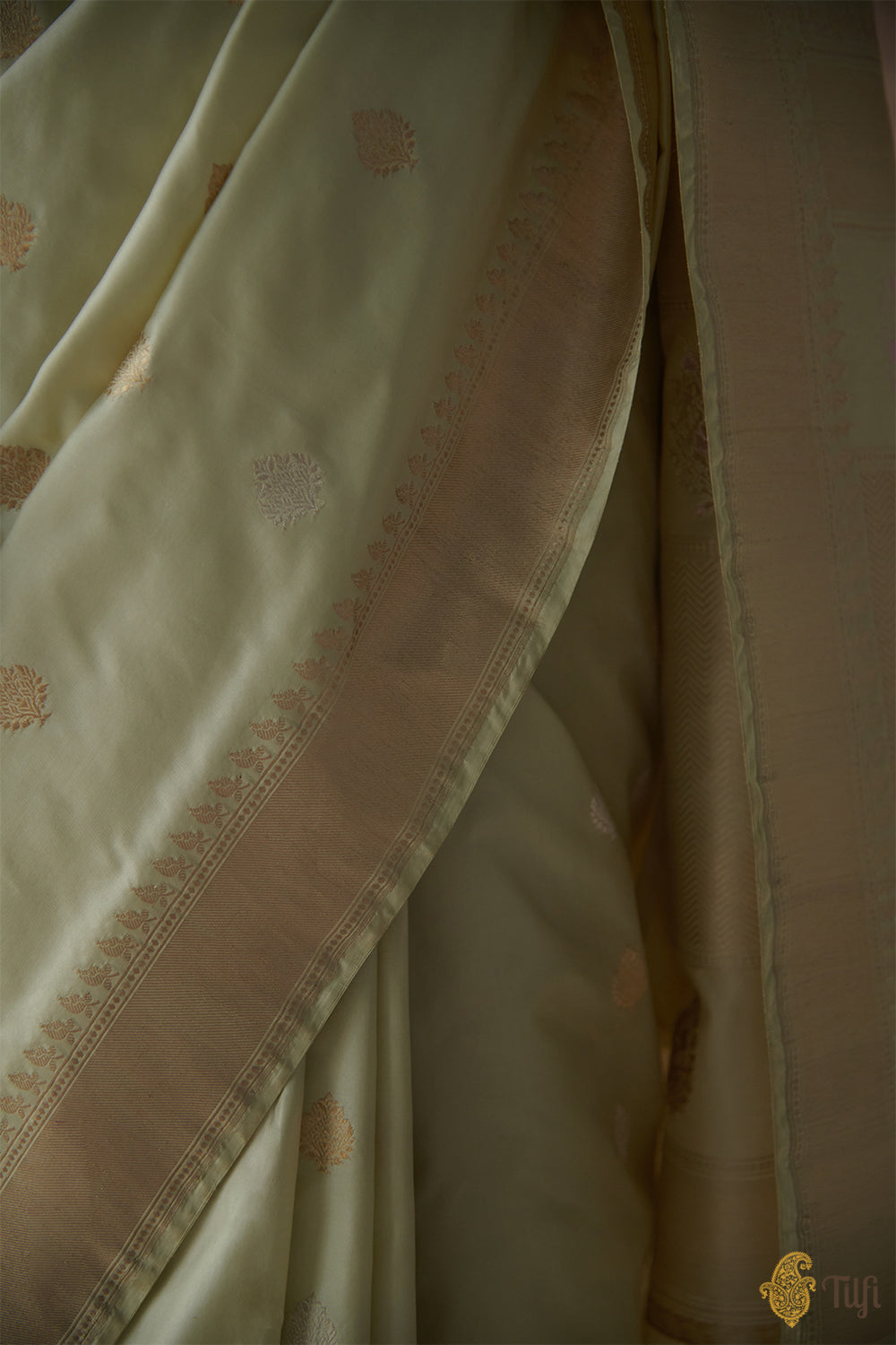 &#39;Katyayani&#39; Pastel Green Pure Katan Silk Banarasi Handloom Saree