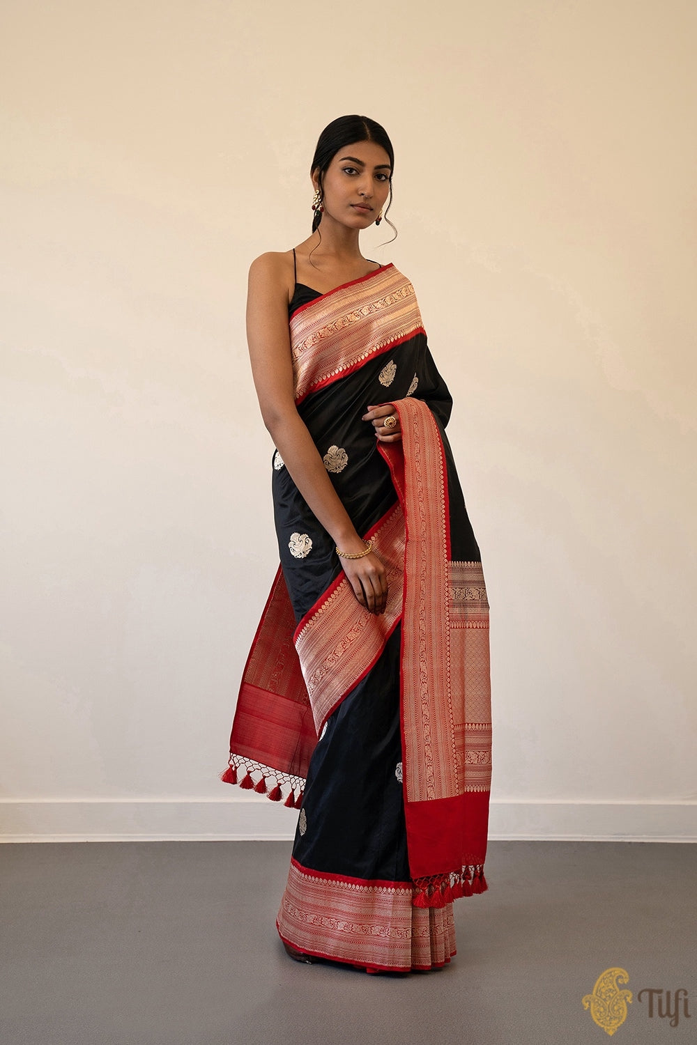 Vidya Balan in a black cotton saree – South India Fashion