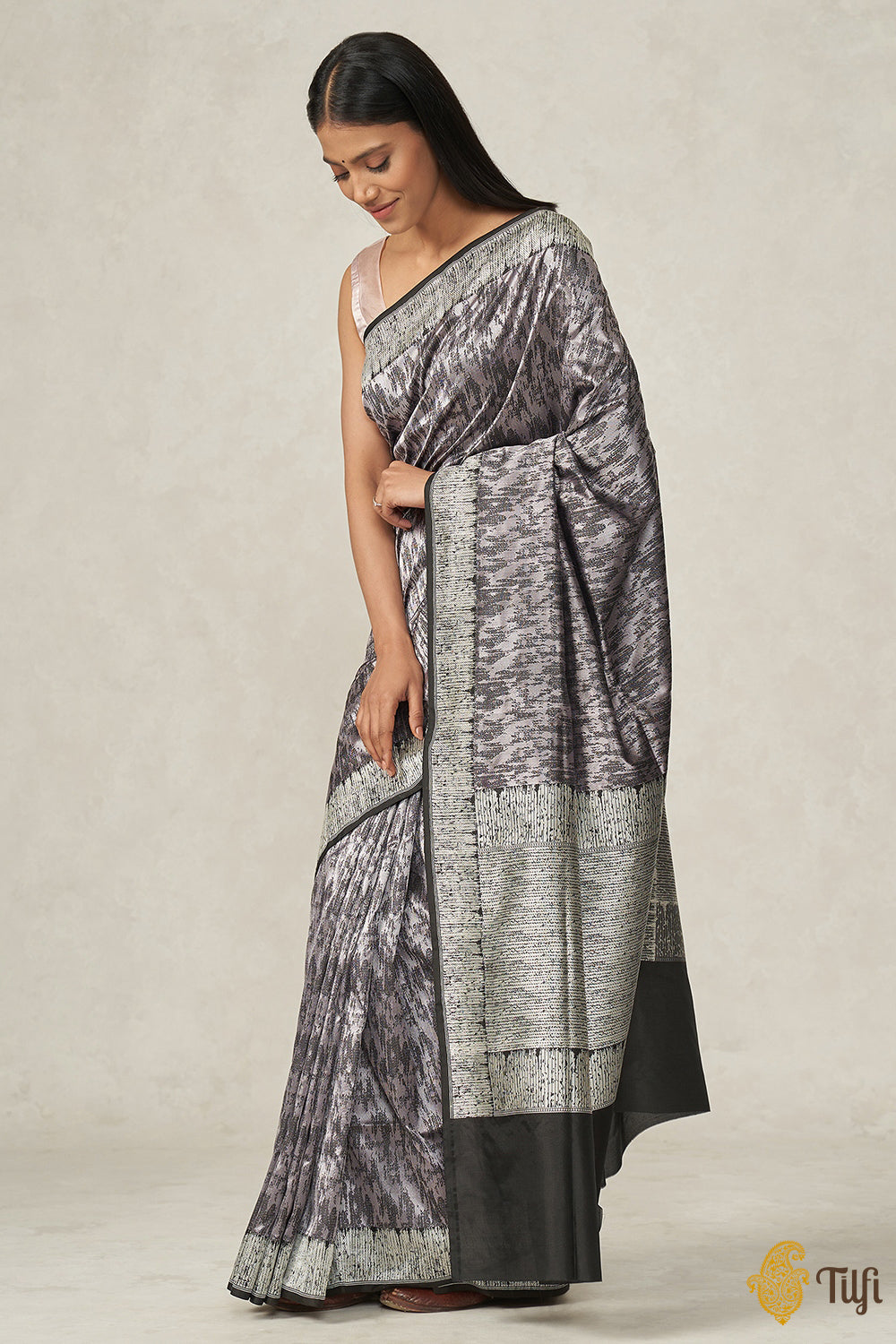 &#39;Kumudini&#39; Pastel Mauve-Black Pure Katan Silk Banarasi Handloom Saree