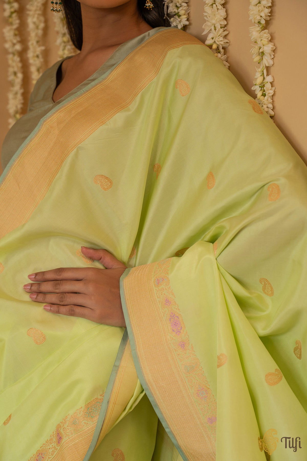 Lime Green Pure Katan Silk Kadwa Handloom Banarasi Saree