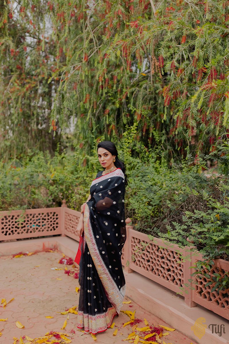 &#39;Chaitra&#39; Black-Red Pure Kora Silk Handloom Banarasi Kadwa Saree