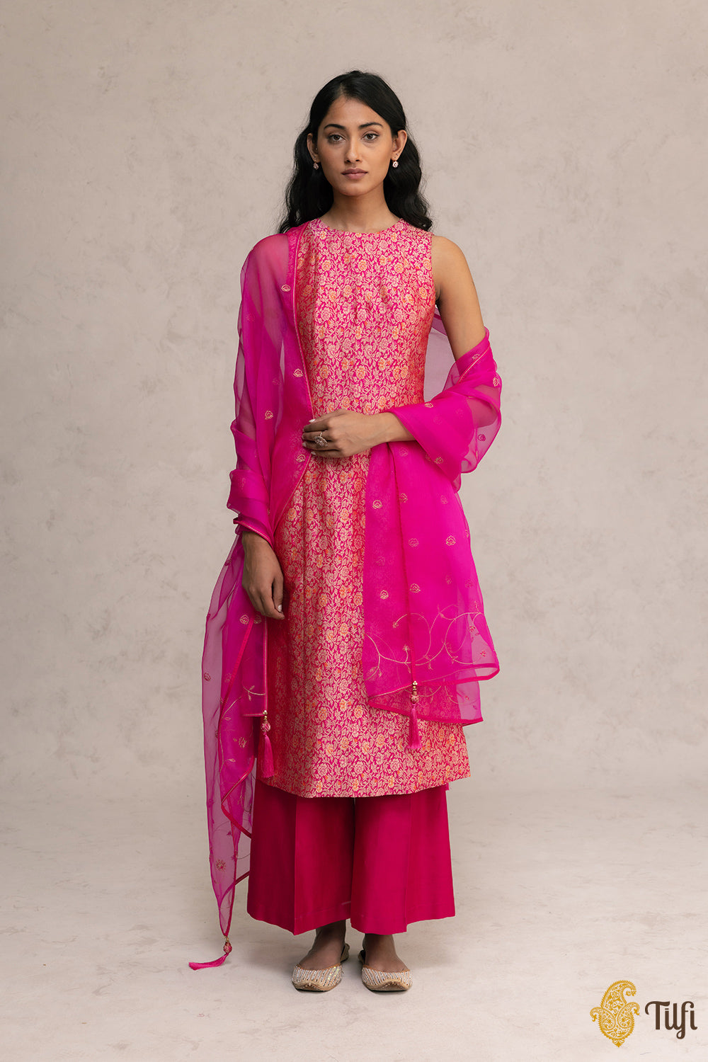 Banarsi Handloom Pure Resam Bay Coton Silk Fabric 3 Pis Suit Salwar Dupatta  at Rs 1500/piece | Ladies Suit in Varanasi | ID: 26141433991
