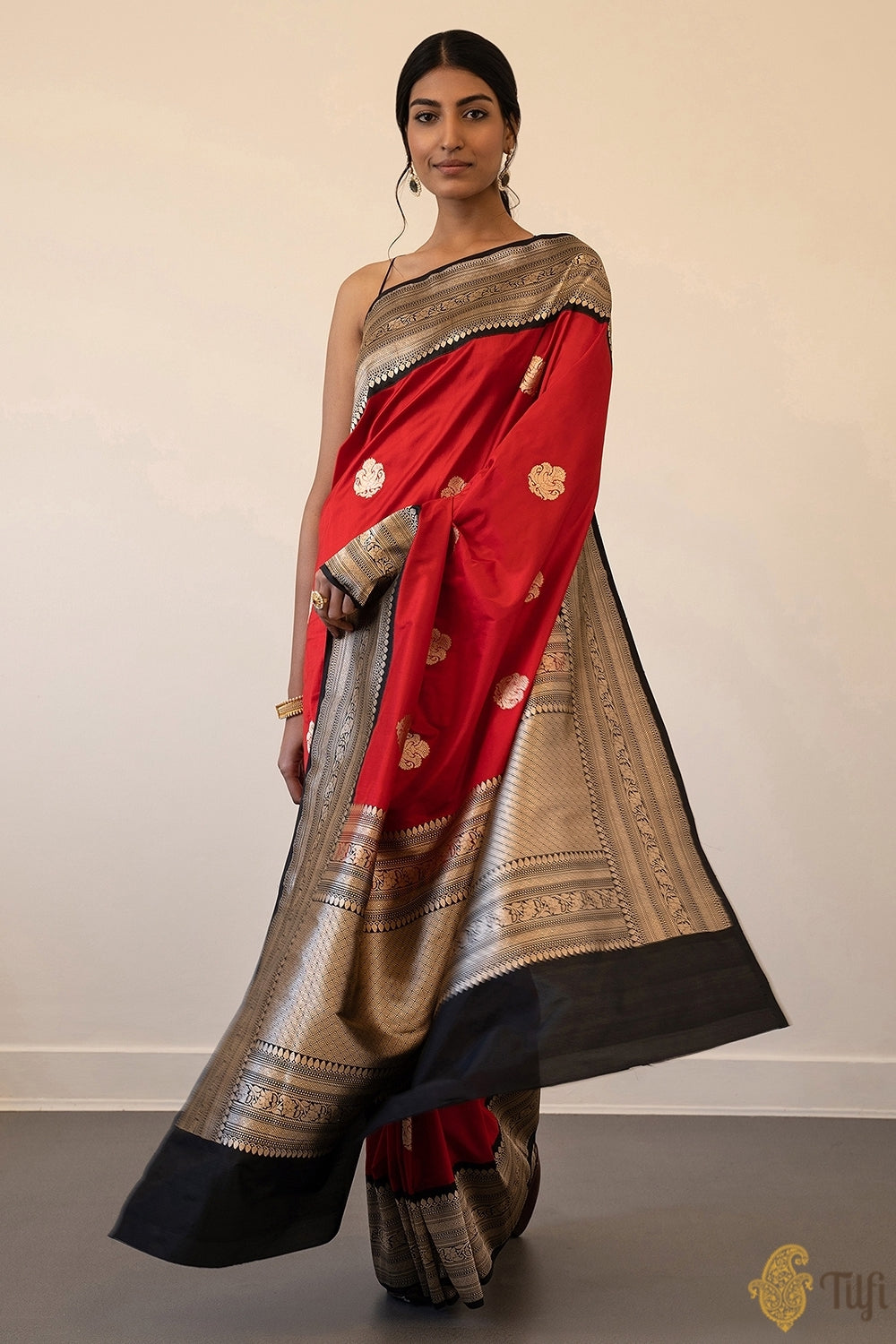 Pre-Order: &#39;Qainaat&#39; Red-Black Pure Katan Silk Banarasi Kadiyal Handloom Saree