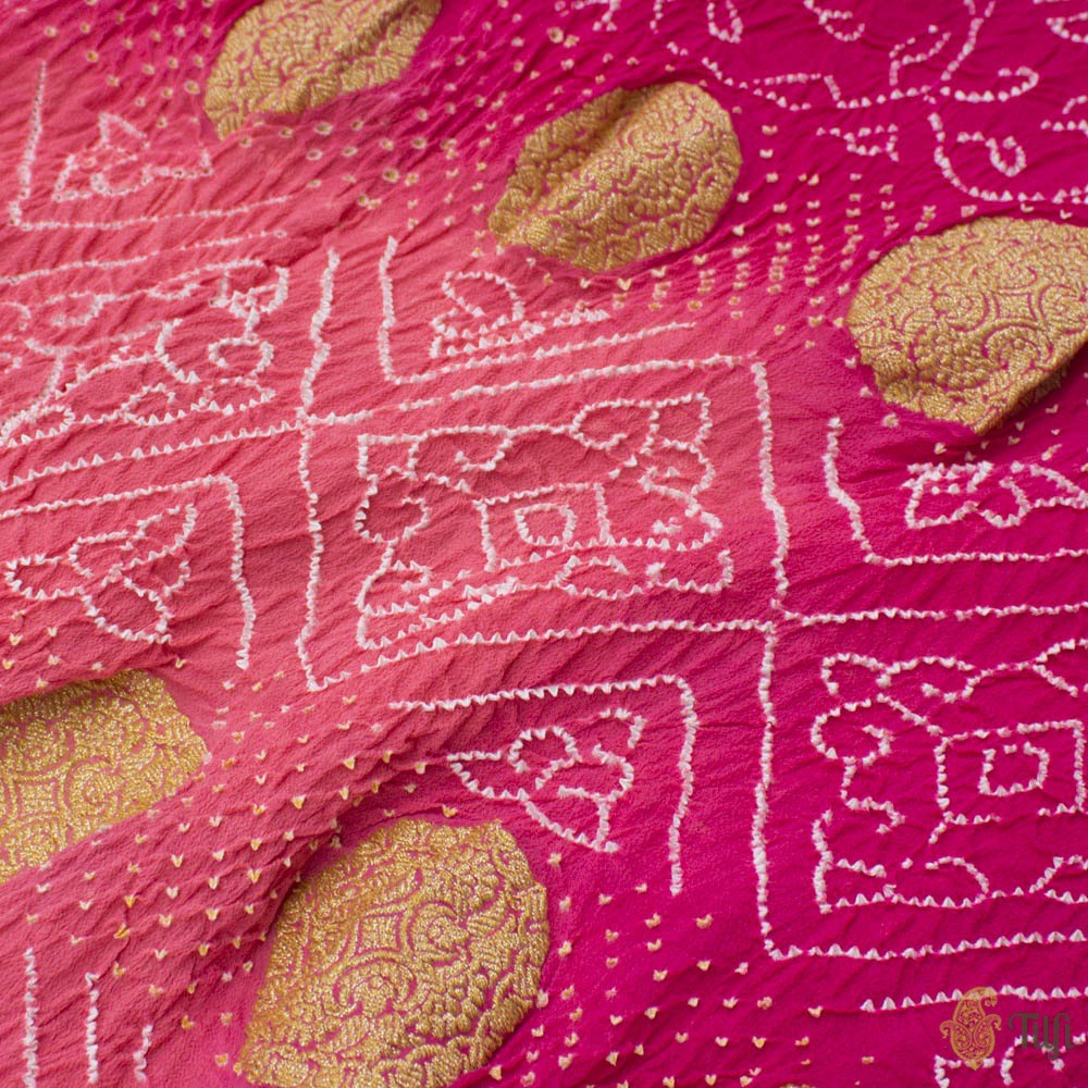 Coral Peach-Pink Pure Georgette Banarasi Bandhani Handloom Saree