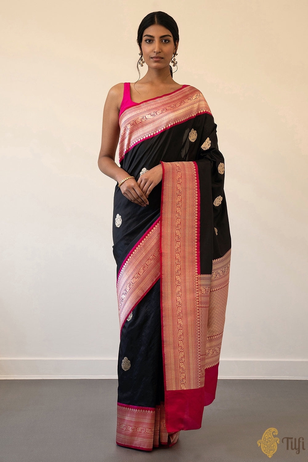 &#39;Qainaat&#39; Black-Pink Pure Katan Silk Banarasi Kadiyal Handloom Saree