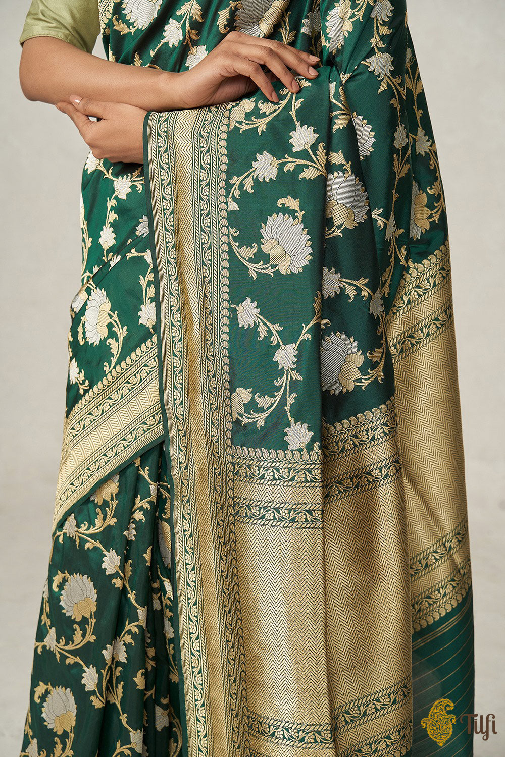 &#39;Menaka&#39; Green Pure Katan Silk Banarasi Handloom Saree