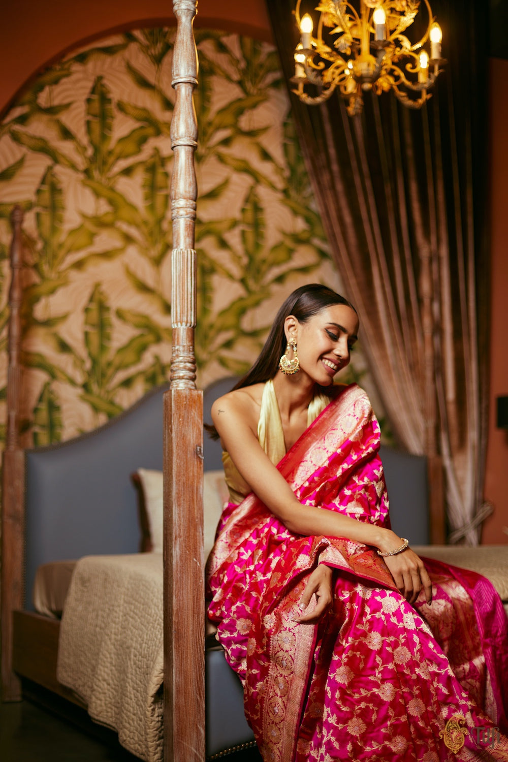 &#39;Arya&#39; Red-Rani Pink Pure Katan Silk Banarasi Handloom Saree