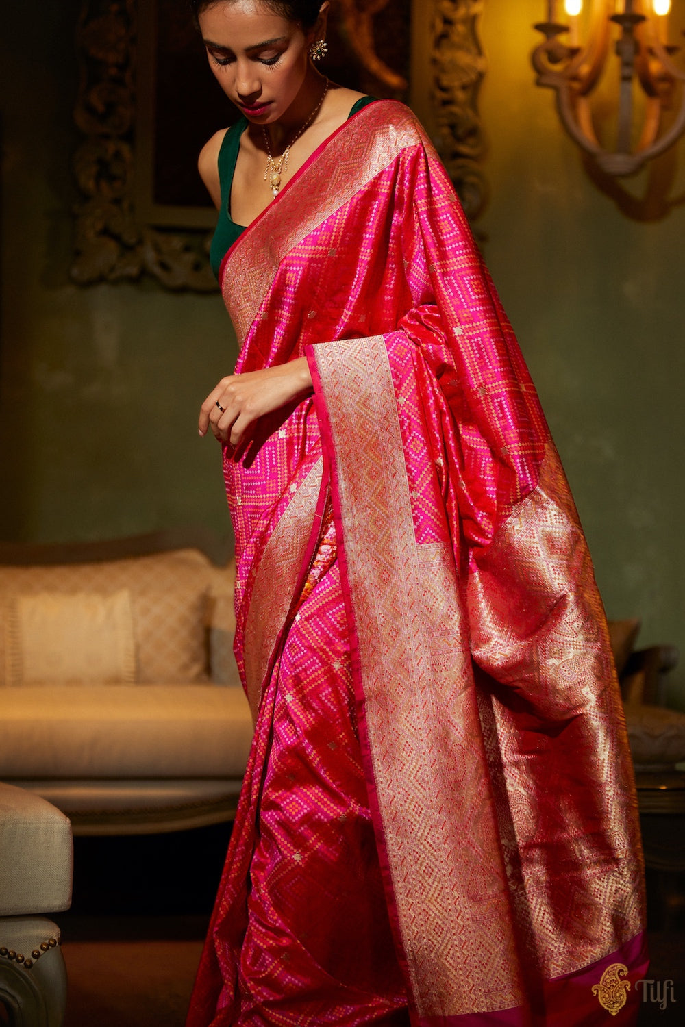 &#39;Viti&#39; Red-Rani Pink Pure Katan Silk Banarasi Patola Handloom Saree