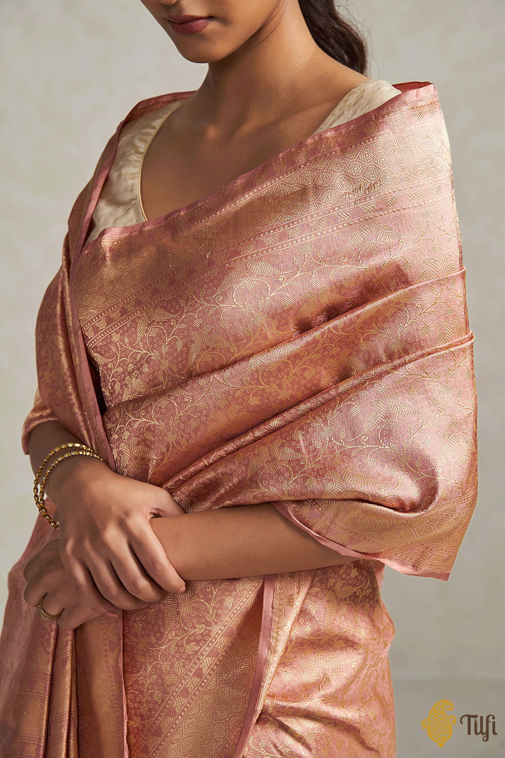&#39;Sarika&#39; Peach Pure Katan Silk Banarasi Handloom Saree