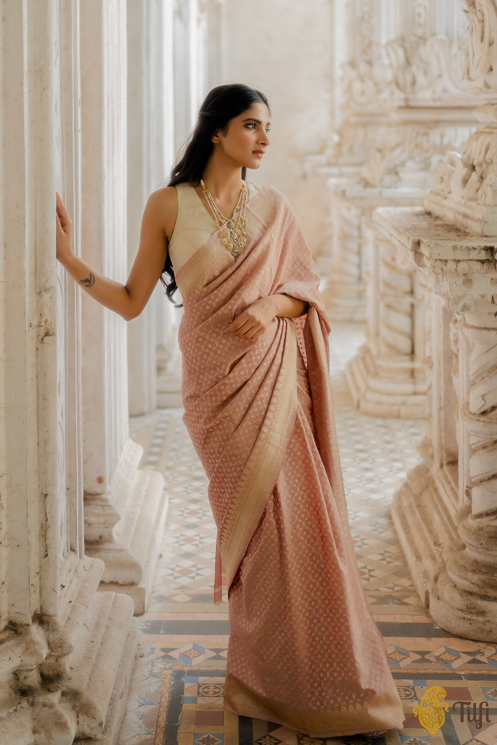 Pre-Order: &#39;Nasrin&#39; Pink Pure Katan Silk Georgette Real Zari Banarasi Handloom Saree