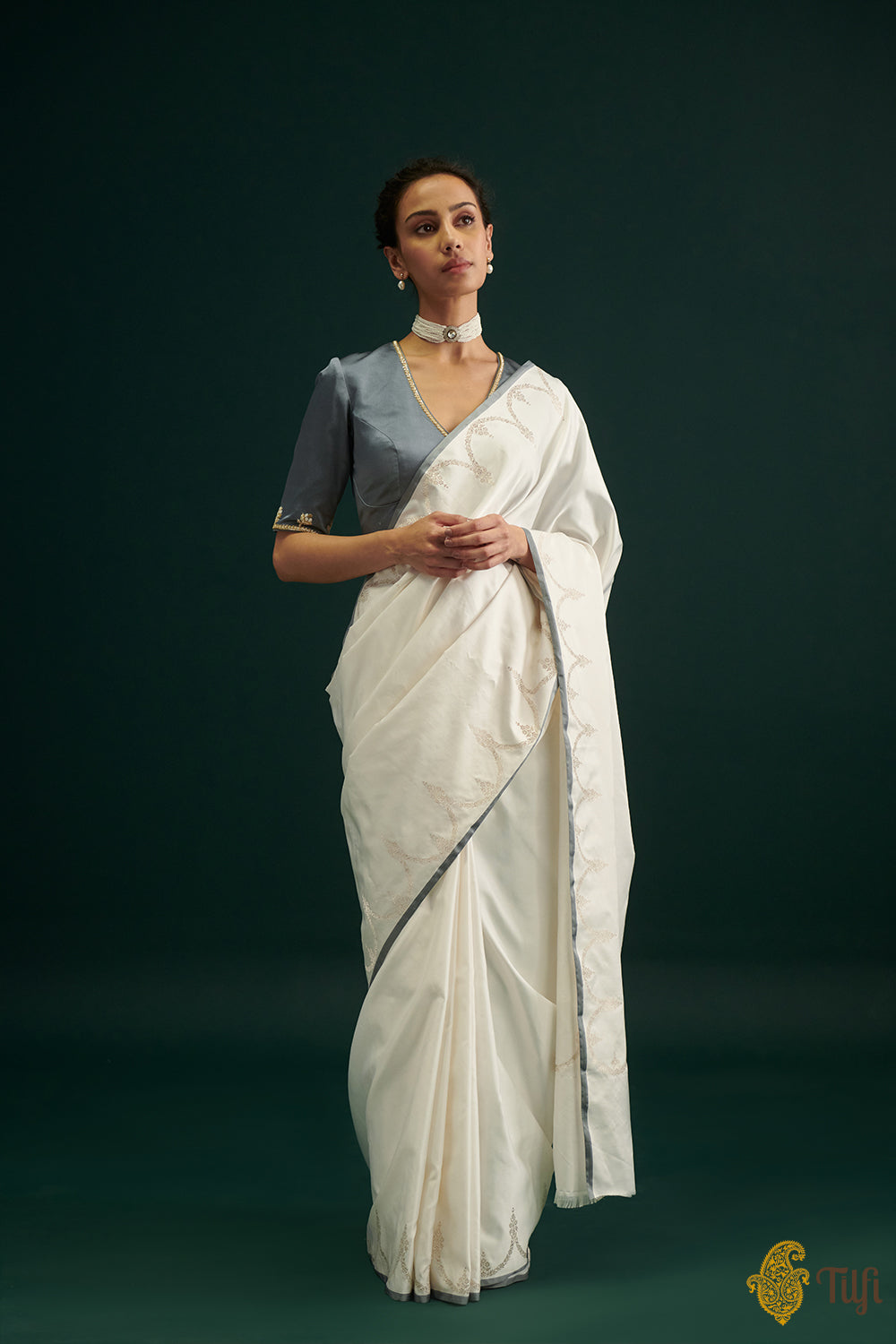 Pre-Order: Off-white Pure Satin Silk Banarasi Handloom Saree